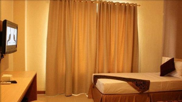 Hotel Delta Sinar Mayang Sidoarjo Habitación foto